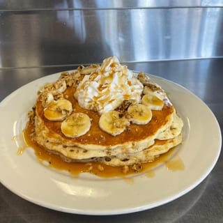 Caramel Banana Walnut Pancakes